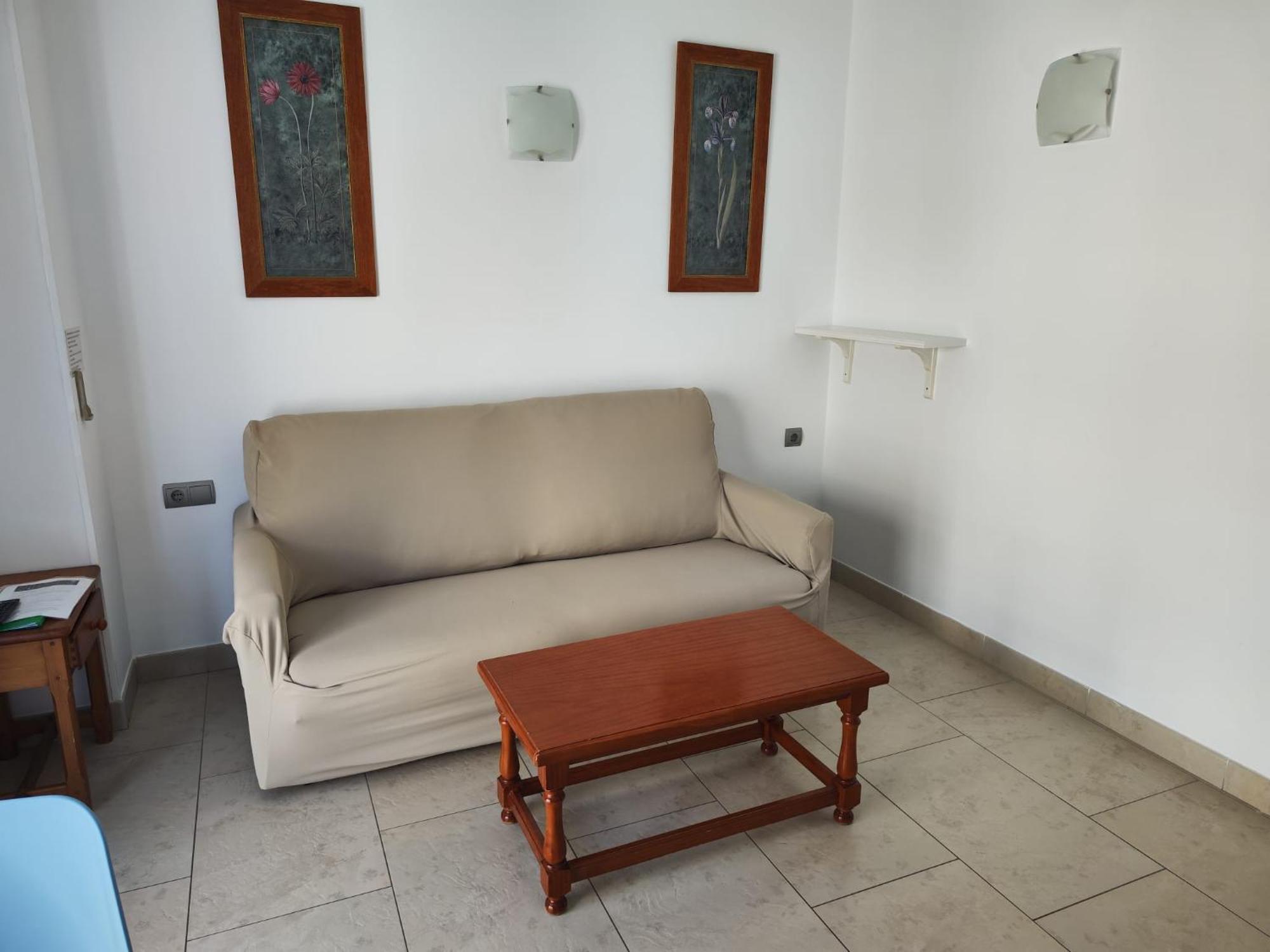 Leonor Y Caracas Torremolinos